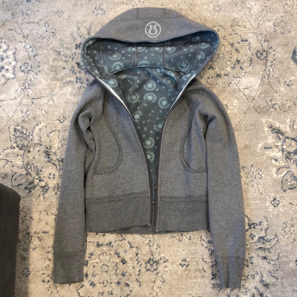 Lulu Lemon sweatshirt